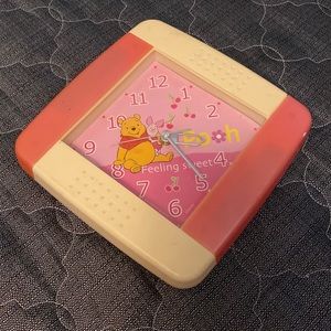 Winnie The Pooh analog Clock battery powered